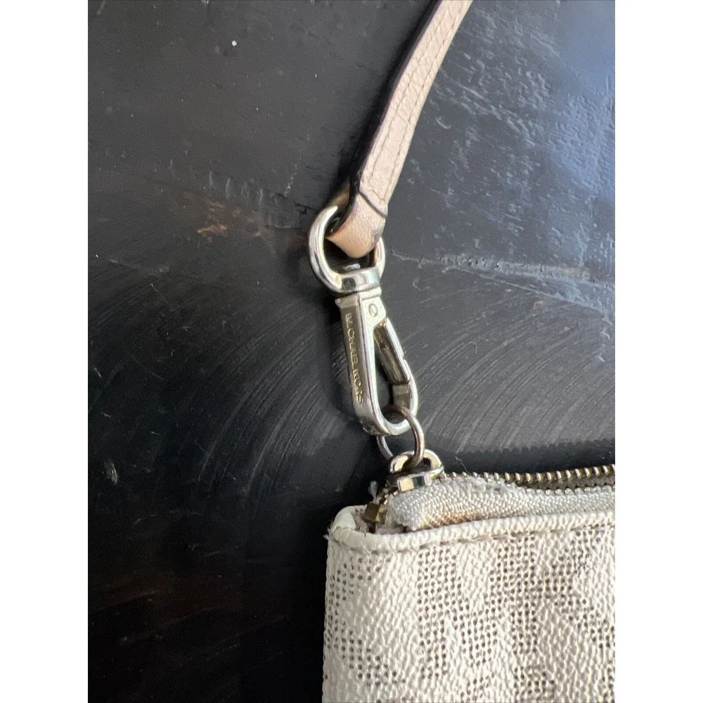 Michael Kors Wristlet Tan/Beige AV-1410  32T3GJSW1B‎ Ivory MK Signature Leather